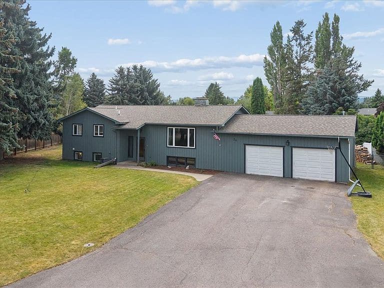 74 Sussex Dr photo 3