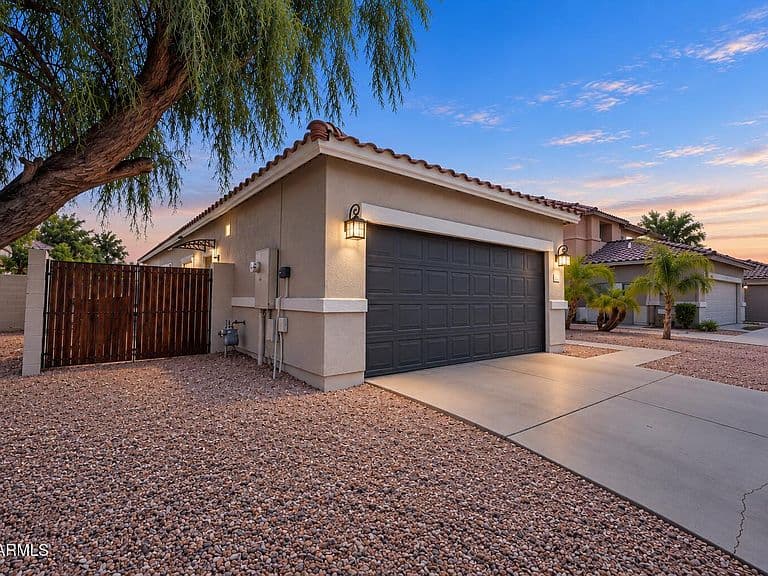3113 S SIERRA Heights photo 2