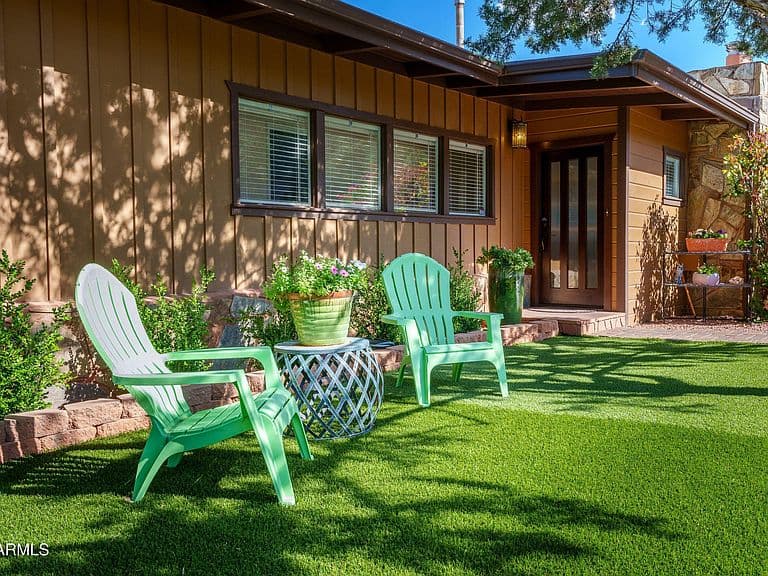 470 BREWER Road photo 4