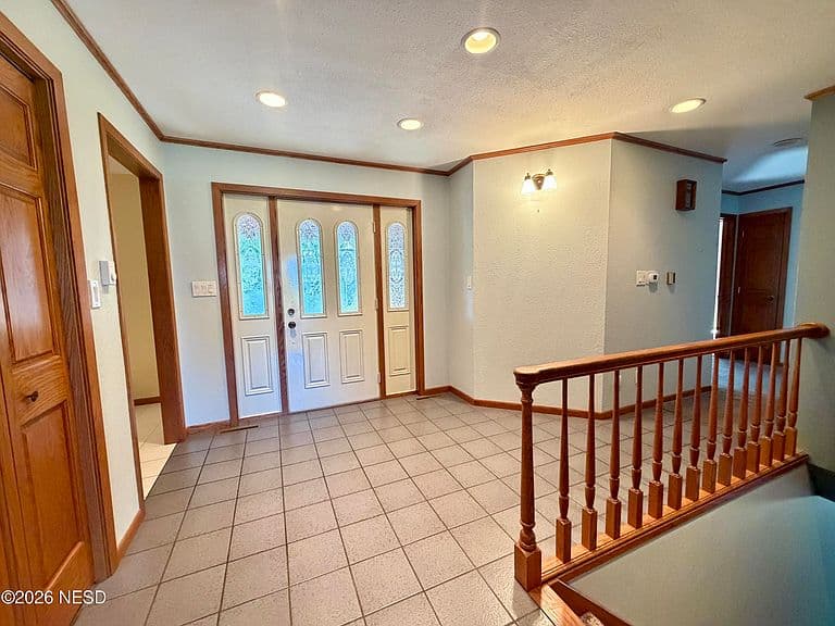 116 Country Club Dr photo 5