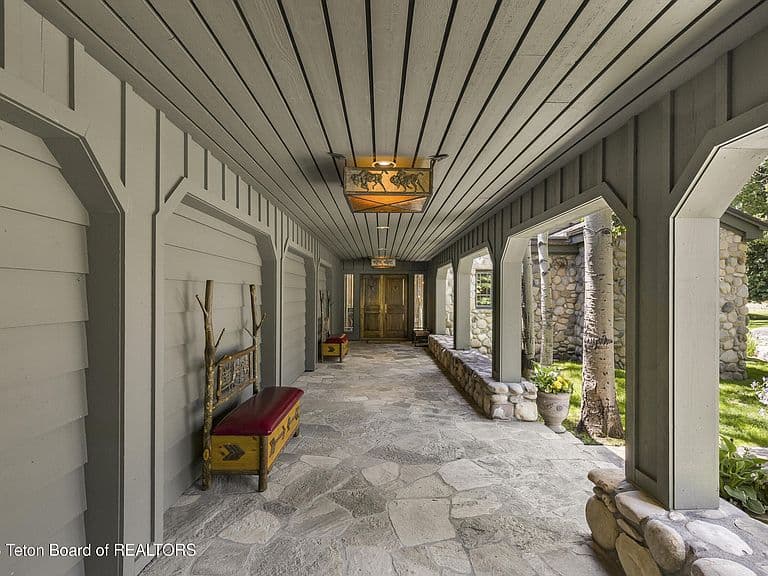 50 Huckleberry Dr photo 3