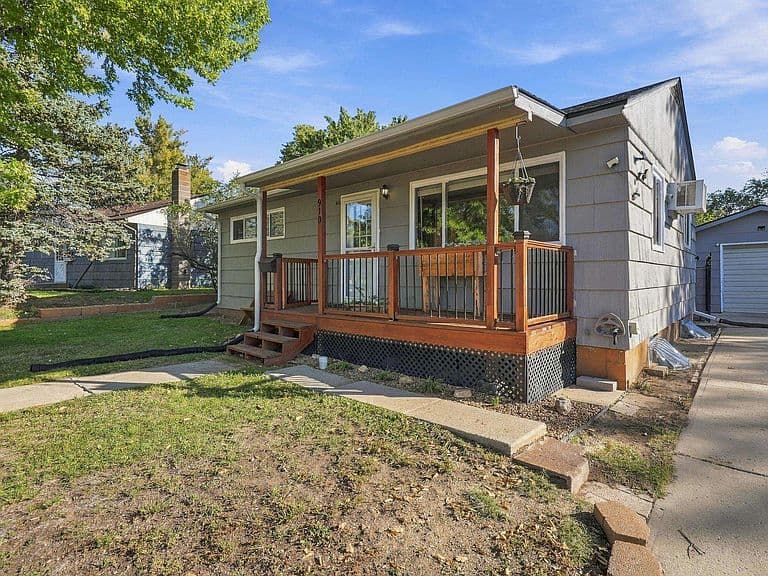 910 Allen Ave photo 1