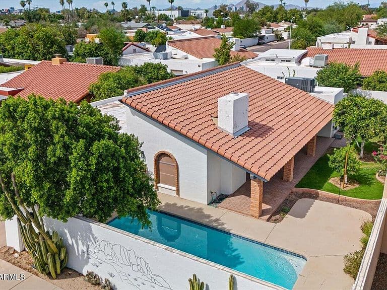 2018 E BALBOA Drive photo 1