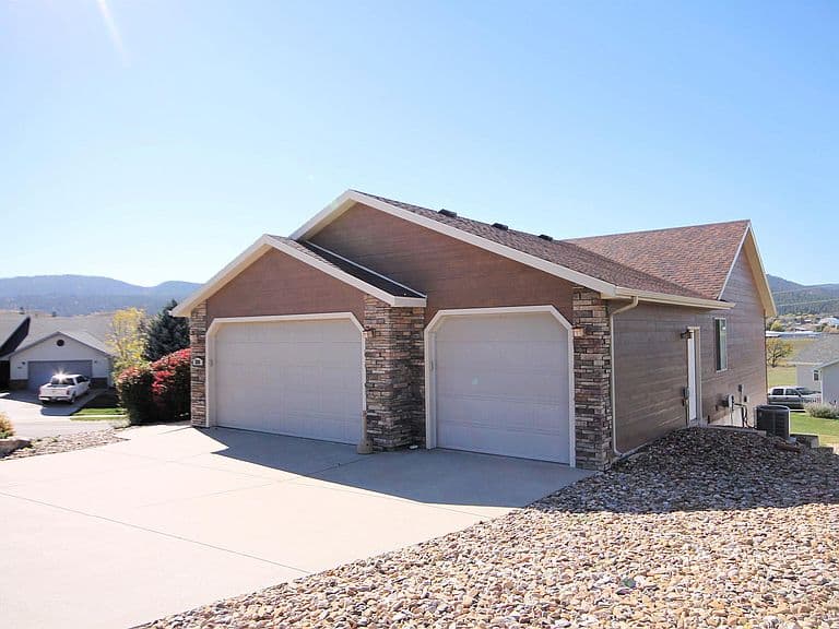 2591 Belair Dr photo 4