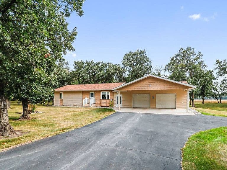 1822 Quiet Acres photo 1