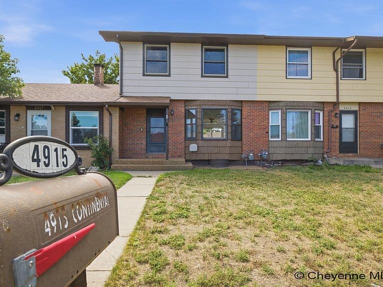 4915 Continental Pl photo 1