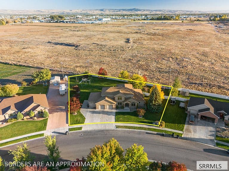4690 Pevero Dr photo 3