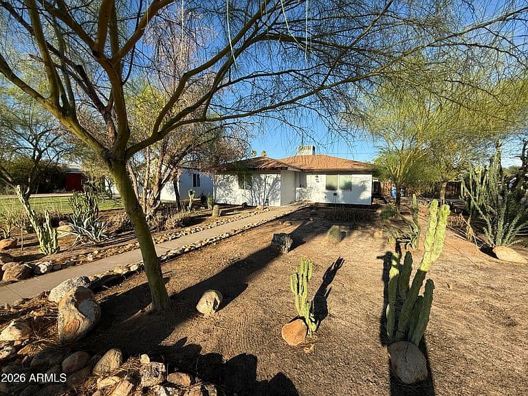 4301 N 15TH Drive photo 1
