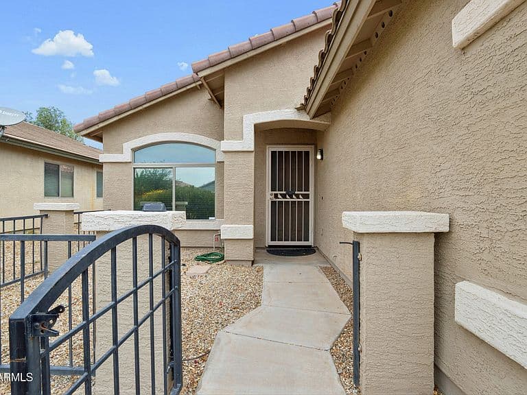 25772 W KENDALL Street photo 4