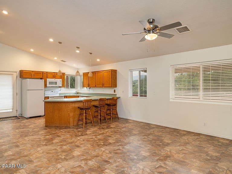 976 N Latigo Ln photo 4