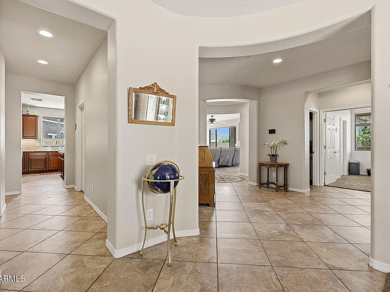 5139 W STRAIGHT ARROW Lane photo 4