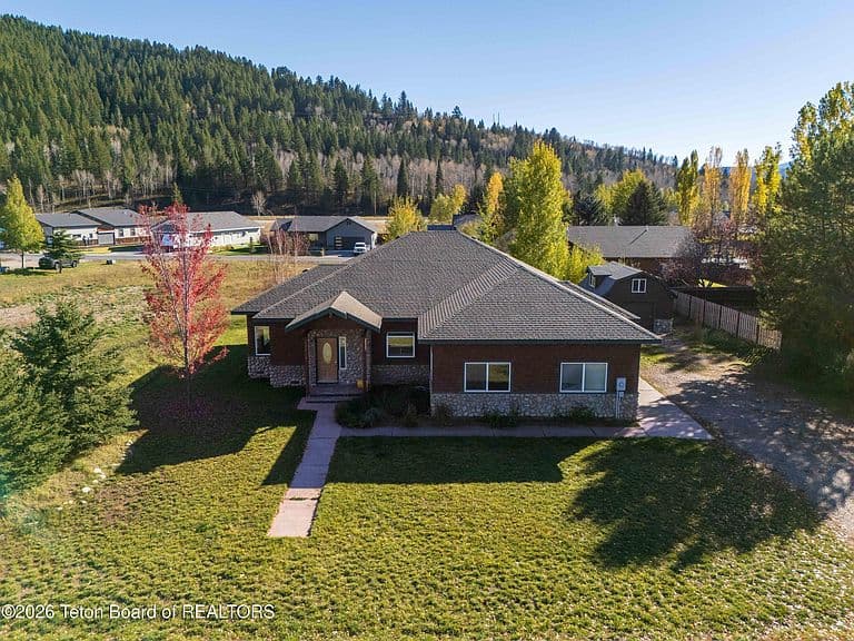 326 Snake River Dr photo 3