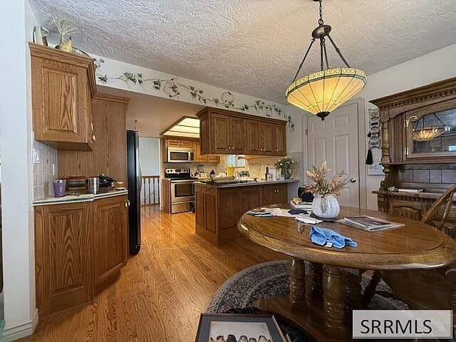 2333 Ada St photo 3