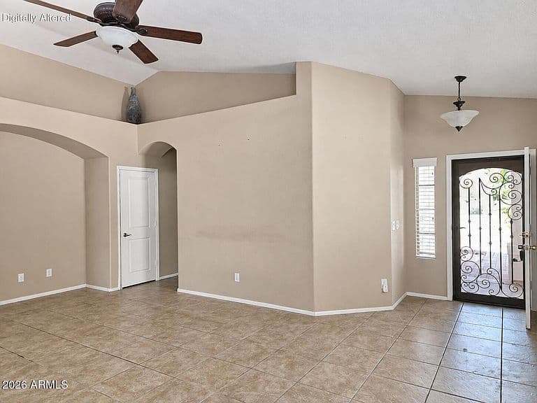 18217 N CANAL Drive photo 4