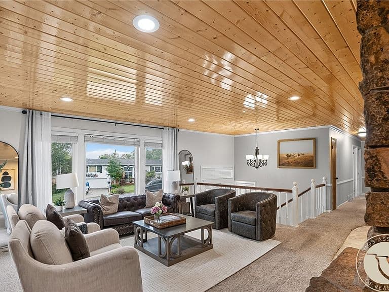 3215 Laredo Pl photo 3