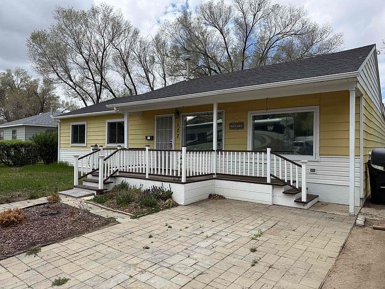 122 Topaz St photo 1