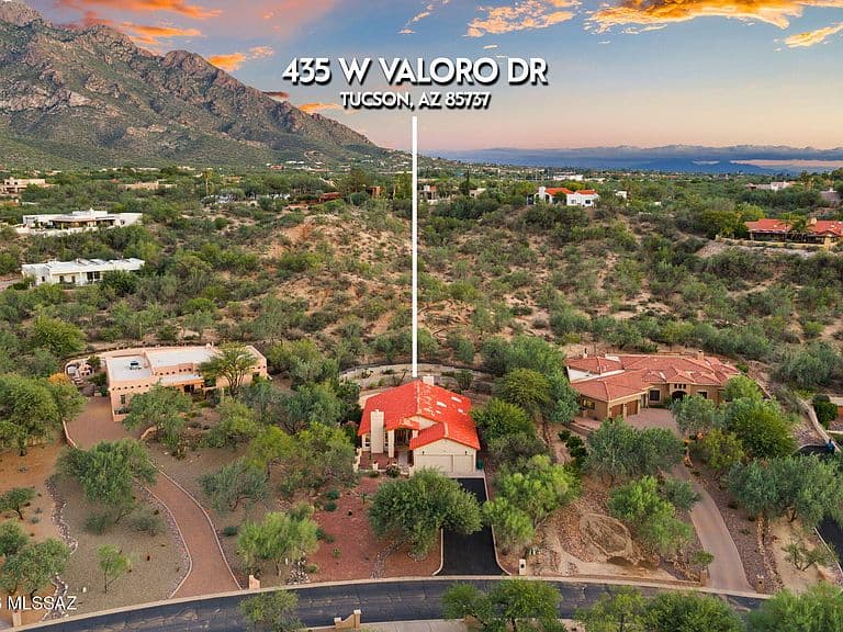 435 W Valoro Dr photo 1