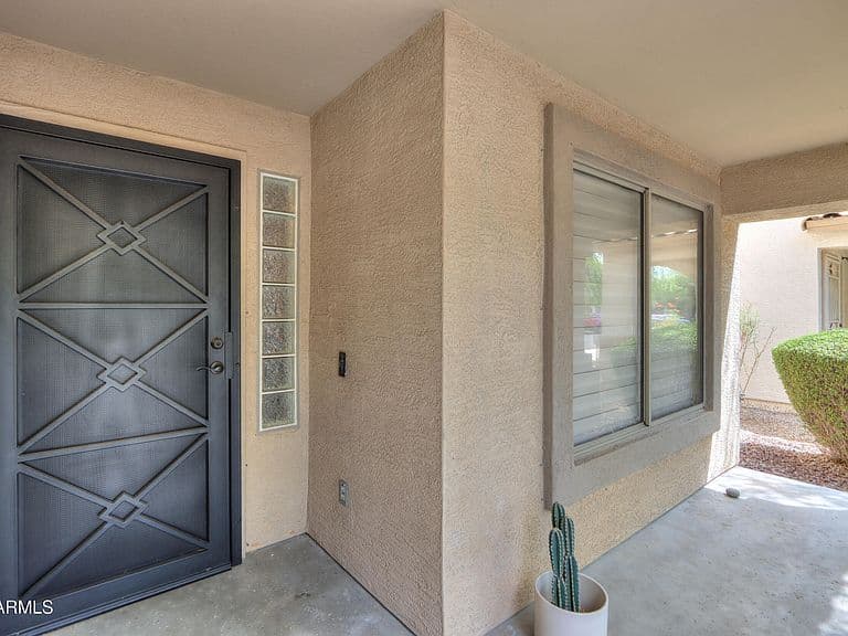 2524 W HEDGEHOG Place photo 4
