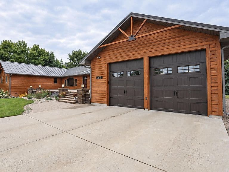 12875 Laura Ln photo 3