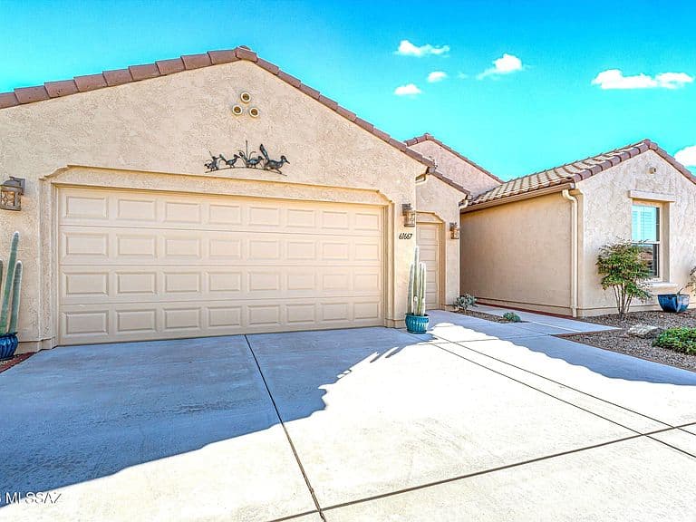 61667 E Oakwood Dr photo 4