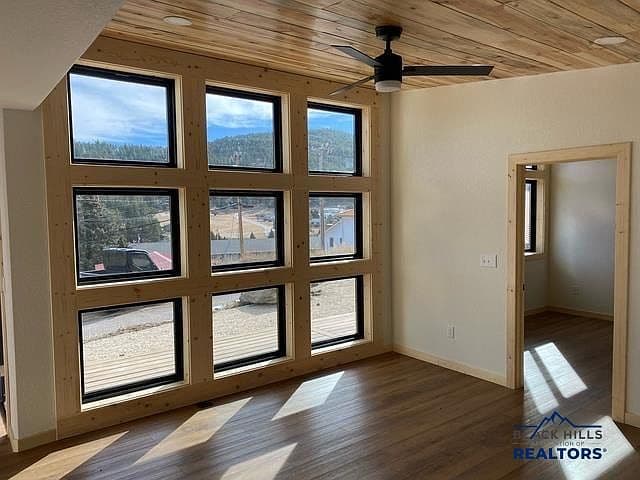 515 Pine Ave photo 3