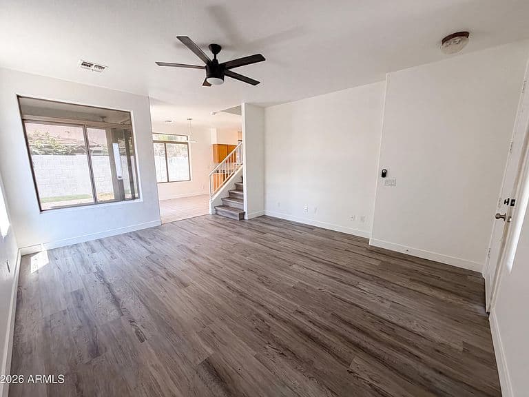 800 S BEDFORD Drive photo 3