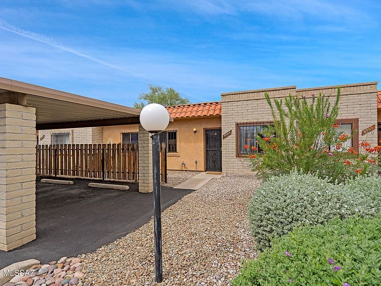 8905 E Calle Norlo photo 2