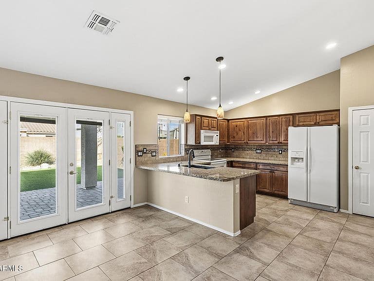 16030 W Carmen Dr photo 2