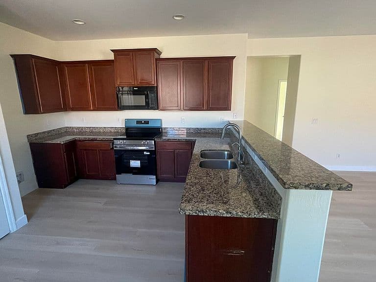 25422 W MALDONADO Court photo 4
