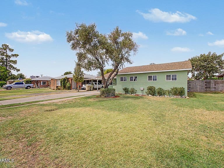 5712 W ORANGEWOOD Avenue photo 5
