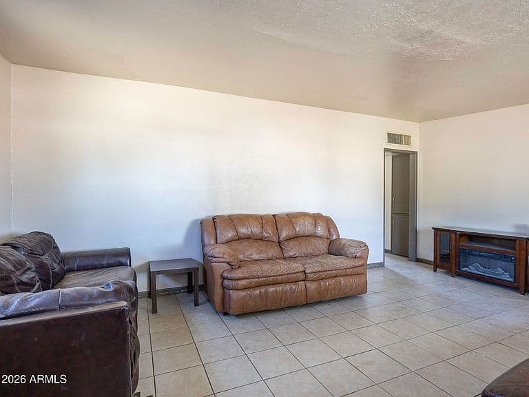 681 W COOLIDGE Place photo 5