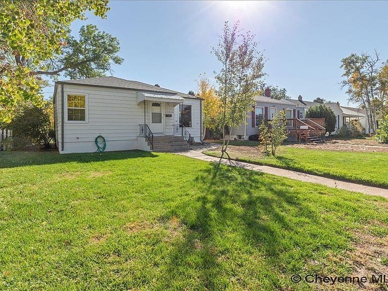 3411 Dillon Ave photo 1