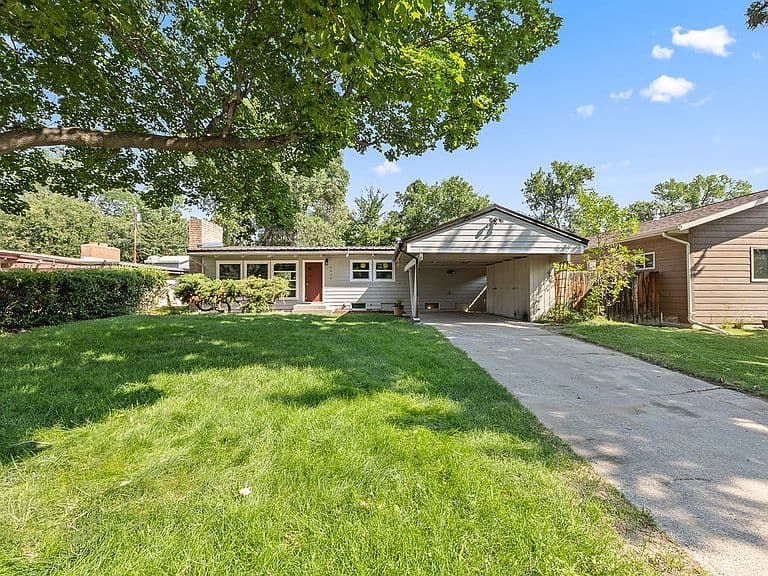 3019 Beech Ave photo 2