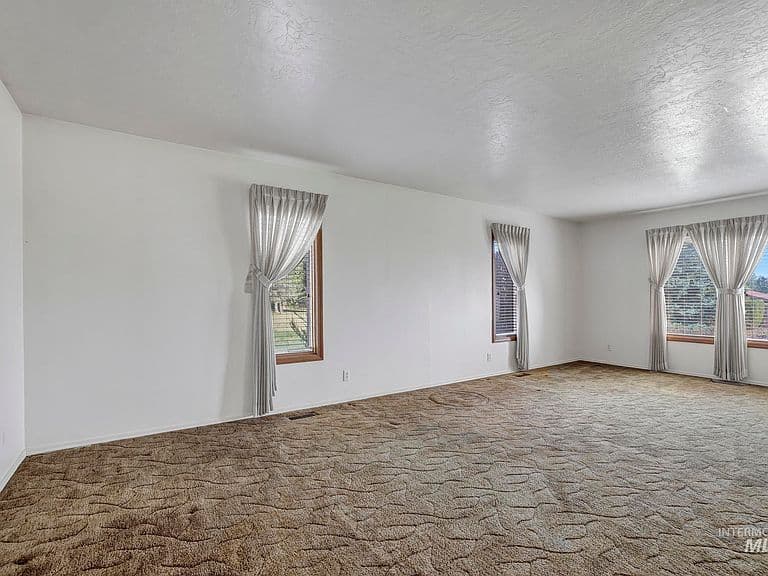 22 Horseshoe Cir photo 5