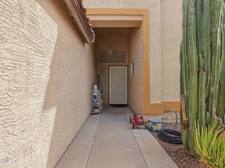 551 N Vista Del Sol -- photo 4