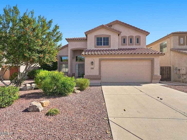 1143 E BAYLOR Lane photo 1