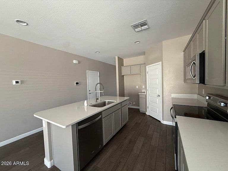 23954 W WHYMAN Avenue photo 4