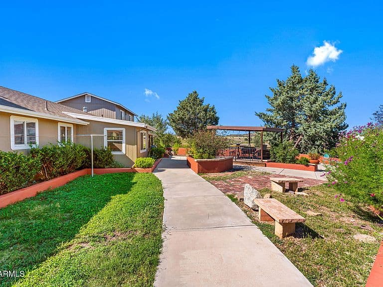 3887 N Reed Road photo 3