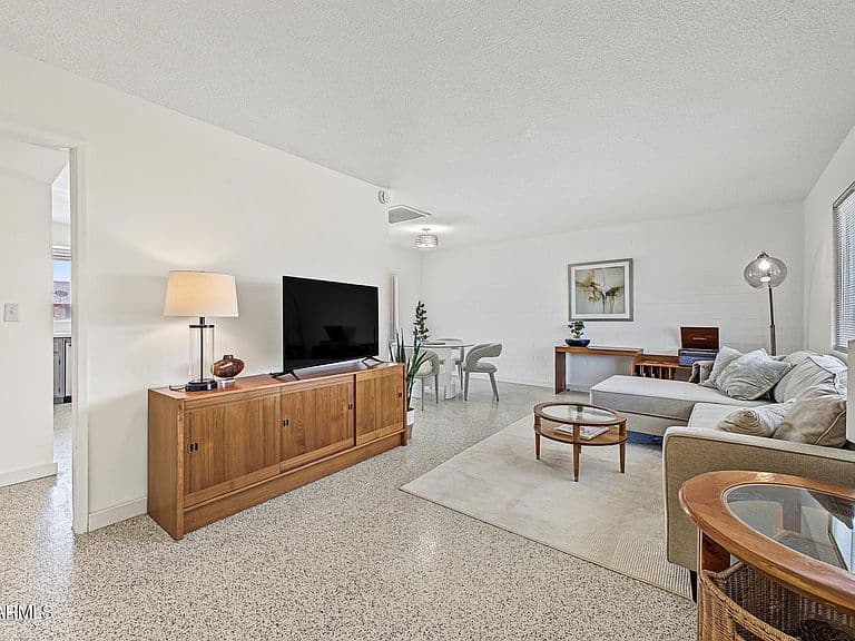 10117 W ANDOVER Avenue photo 3