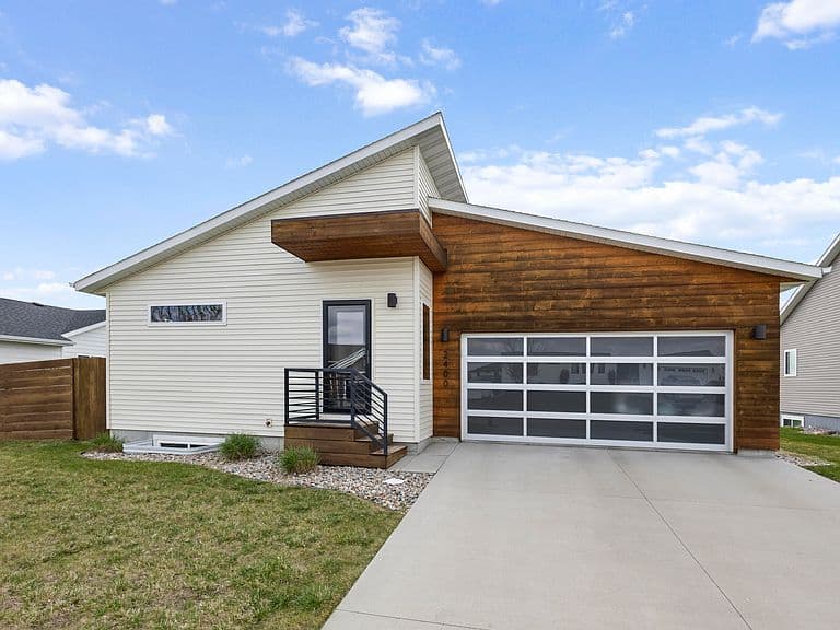 2400 Dean Ct photo 1