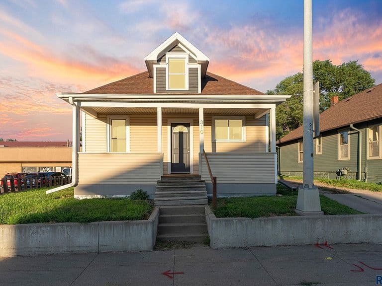 310 N Cliff Ave photo 1