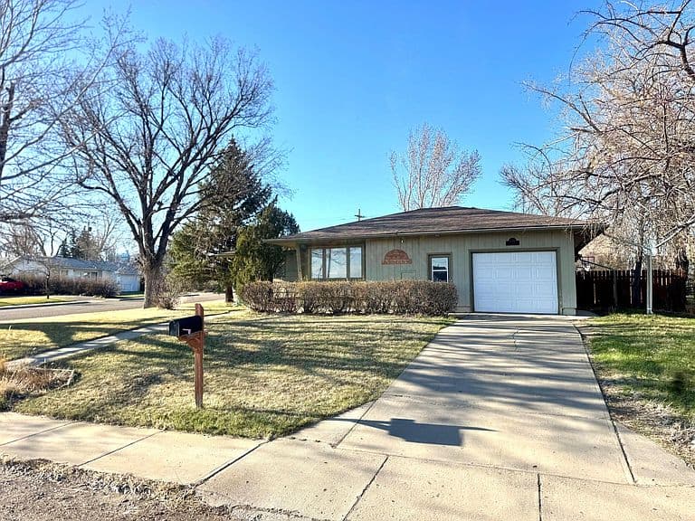 436 Hill St photo 2