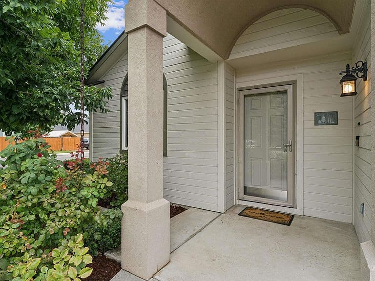 232 N Taurus Way photo 2
