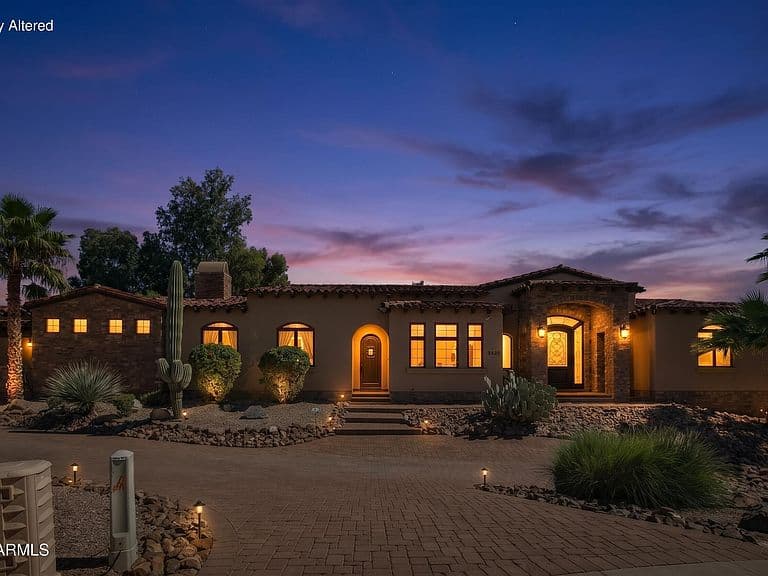 9413 E La Posada Circle photo 1