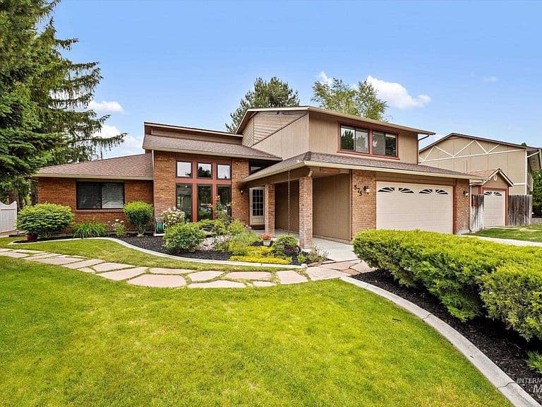 575 N Pebble Beach Way photo 2