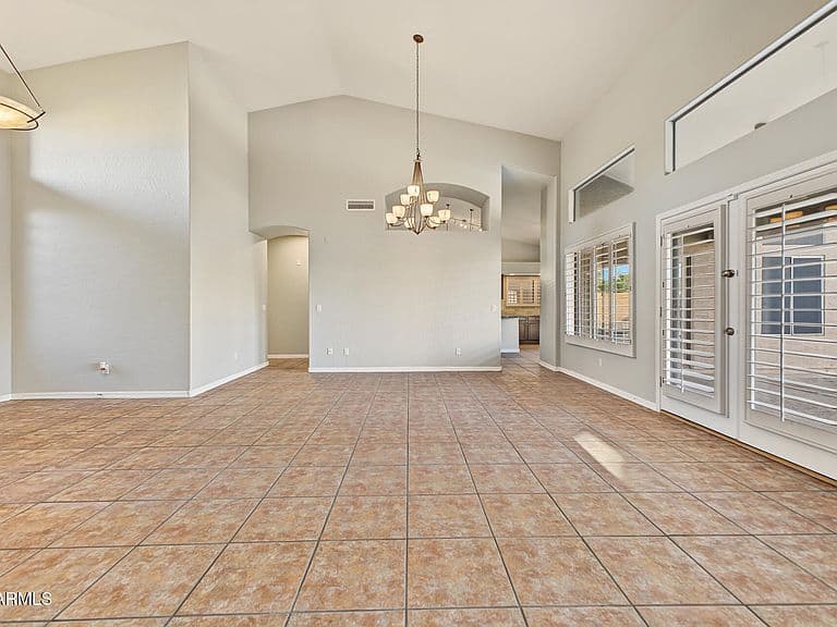 3720 S VISTA Place photo 4