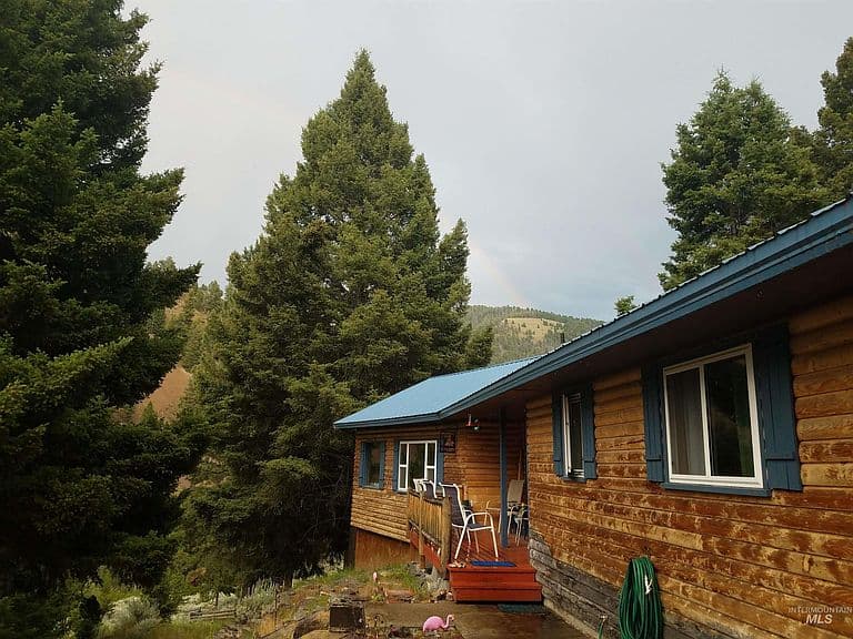 27 Grizzly Bear Rd photo 2