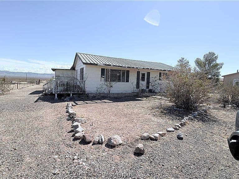 2330 S Estrella Road photo 2