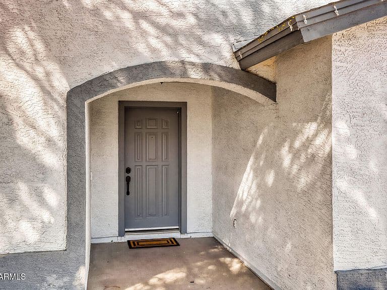 10202 N 87TH Avenue photo 3