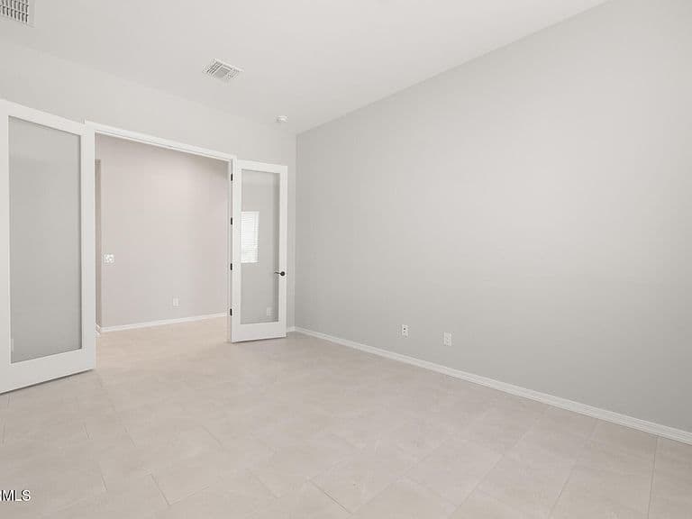 8130 W WILLOW Way photo 5
